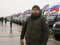 В Ростове-на-Дону представители Народного фронта вручили военным 130 УАЗов и Новогодний сбор