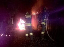 Вандалы сожгли автомобиль и дачу вблизи Таганрога