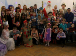 Депутат организовал представление для детей с ограниченными возможностями