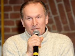 «Рановато мне на кладбище»: таганрожец Федор Добронравов назвал «уткой» новость о госпитализации