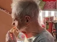 В Таганроге ищут родственников 90-летнего старика — его нашли в центре города