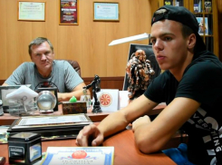 Воспитанники таганрожца Дмитрия Давыдова, тренера по панкратиону, совершают геройские поступки