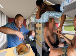 Битва за место у стола, женские и мужские купе: таганрожцев предупреждают о нововведениях в сервисе поездов