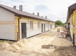 «Сиротское гетто»: выпускников таганрогских детдомов селят скученно - а так можно?