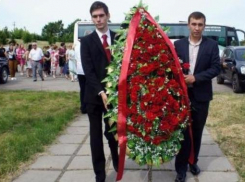 Жители Таганрога отдали дань памяти павшим войнам 