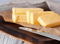 7 тонн поддельного «Крестьянского 72,5%»: встречается в таганрогских магазинах