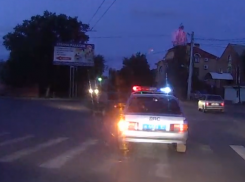 Таганрогский автолюбитель не заметил патрульную машину