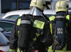 10 человек спасли, но 1 пострадал - в Таганроге произошел пожар в пятиэтажке