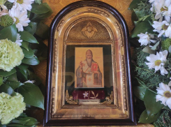 В Никольский храм Таганрога прибыла икона с мощами свт. Спиридона Тримифунтского