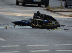 Под Таганрогом подростки на питбайке врезались в «Газель» - несовершеннолетние водитель и пассажир госпитализированы
