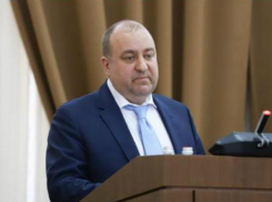 Прокурор Чайка улетел из Ростова-на-Дону, но вопросы у таганрожцев остались