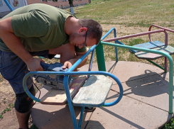 Взяли и покрасили: в селе Отрадном под Таганрогом жители сами привели в порядок территорию