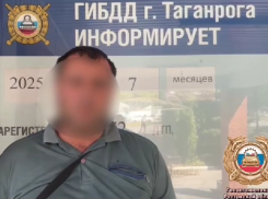 Покаянное видео: торговец арбузами у Вечного огня в Таганроге на камеру пообещал исправиться