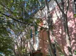 Заброшенный свидетель эпохи: как здание в Таганроге стало притоном и угрозой для горожан