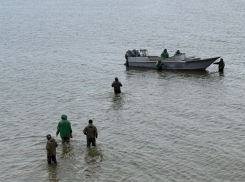 «Гоп-стоп по Богудонски»: рыбаки в Таганроге пытаются ловить закладчиков. Выходит плохо
