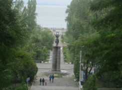 В Таганроге на смену штормовому ветру придет тихая и ясная погода 