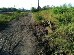 Странная история со снятием железнодорожного полотна произошла в Таганроге на глазах изумленной публики