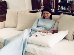 Двухмесячному сыну экс-короля Малайзии и таганроженки  понадобилась помощь врачей