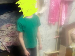 «Из душа еле выскочили»: обрушение потолка в аварийном доме грозит убить таганрожцев