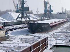 Ледоколы помогли провести 34 судна в порт Таганрога 