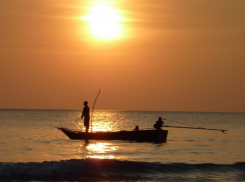 Рыбак лишился улова, лодки и машины за браконьерство в Таганрогском заливе