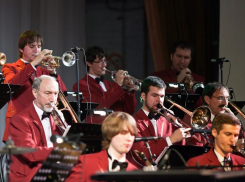 Джазовая страсть не имеет границ: таганрожцев приглашают насладиться оркестром им. Кима Назаретова 