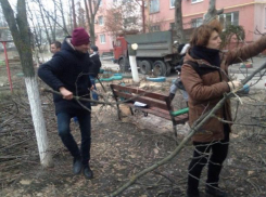 Волонтеры Таганрога навели порядок на «Русском поле»