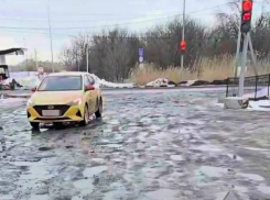 «Подарите лучше городу асфальт»: таганрожцы разнесли пост главы города о дне книгодарения