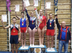 Сборная Таганрога по прыжкам на батуте стала победителем Олимпиады Дона
