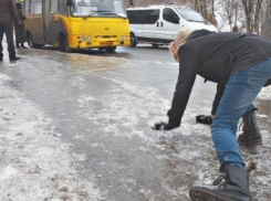 Зима пришла: в эти выходные в Таганроге будет морозно, ветрено и очень скользко