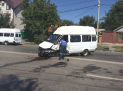 В Ростове в результате ДТП пострадали четверо пассажиров маршрутки Ростов - Таганрог