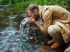 «Вода все слышит»: узнайте, почему нельзя было ругаться у воды в Константинов день
