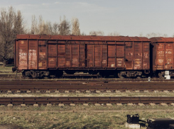 18-летнюю девушку сбил поезд под Таганрогом
