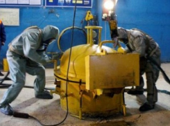 В Таганроге коммунальщики боролись с загоревшимся газом и утечкой хлорки