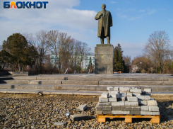 Памятник Ленину в Таганроге не могут отремонтировать из-за неразберихи с землей