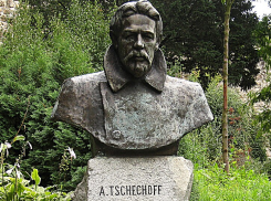 В этот день умер самый известный таганрожец 