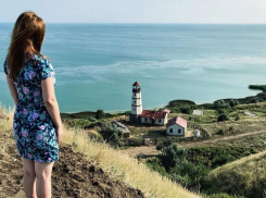 Новые «смотрители» маяка под Таганрогом сделали проход к нему дороже