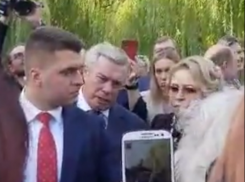 «Вот он ваш Бог» - Матвиенко не смогла ответить на вопросы о повышении цен на ЖКХ и нехватке врачей