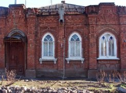 Цветы из прошлого: в Таганроге обнаружили ещё одну архитектурную редкость