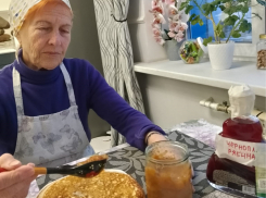 Встречаем Масленицу: таганрожцам рекомендуют угощать блинами нищих