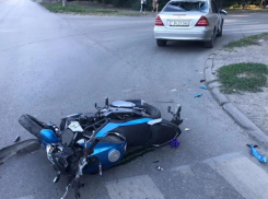 Девушка-байкер в Таганроге попала в ДТП 