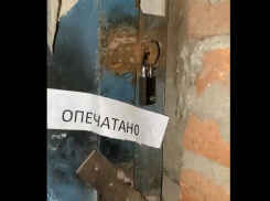 Во время воздушной тревоги в Таганроге жители снова не могли попасть в укрытия