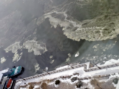 Опять неизвестные пятна перед таганрогским водозабором тревожат социальные сети
