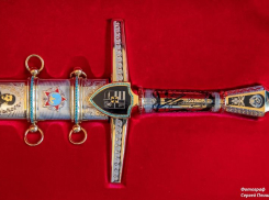 Меч Победы передали в музей Таганрога