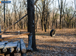 Стихийная и опасная: детская площадка в таганрогских «Дубках»