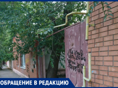 Местный житель возмущен, что в Таганроге безнаказанно бросают здания