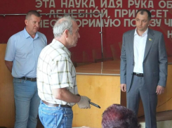 Депутат ЗакСобрания Артем Величко добивается регулярной транспортной связи жителей Неклиновского района с Ростовом
