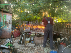 Не нужны чиновникам? - сделаем сами: активисты на Богудонии устроили памятник микрорайону
