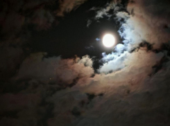 Суперлуна над Таганрогом - фото горожан