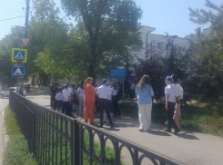 Символизм важнее трещин: у памятника А. Г. Ломакина провели мероприятие 